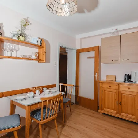 公寓 Haus Koetschach-4 By Interhome *